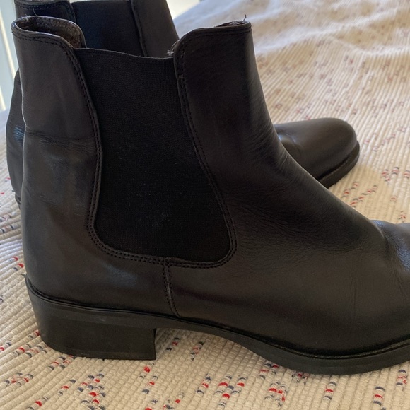 Chelsea boots - Picture 2 of 4
